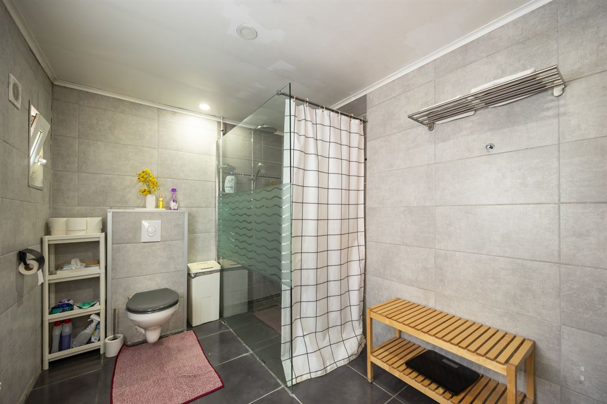 Ruime gezinswoning met zes slaapkamers te Mechelen