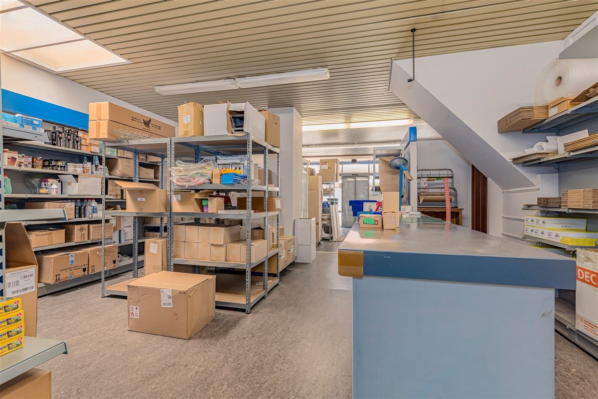 Uniek huis met winkel, atelier of bureel