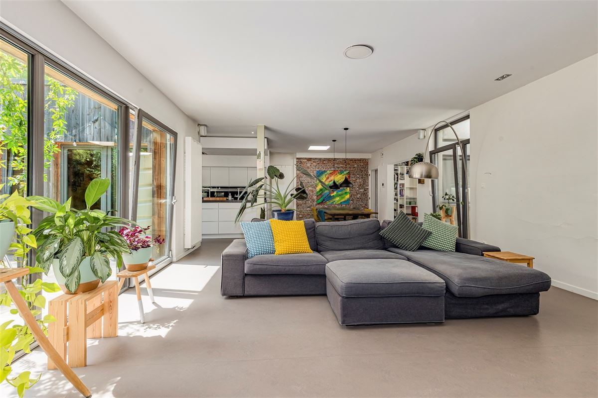 Uniek huis met winkel, atelier of bureel