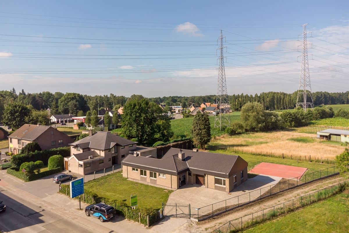Bungalow op perceel van ca 1824m² in het groen