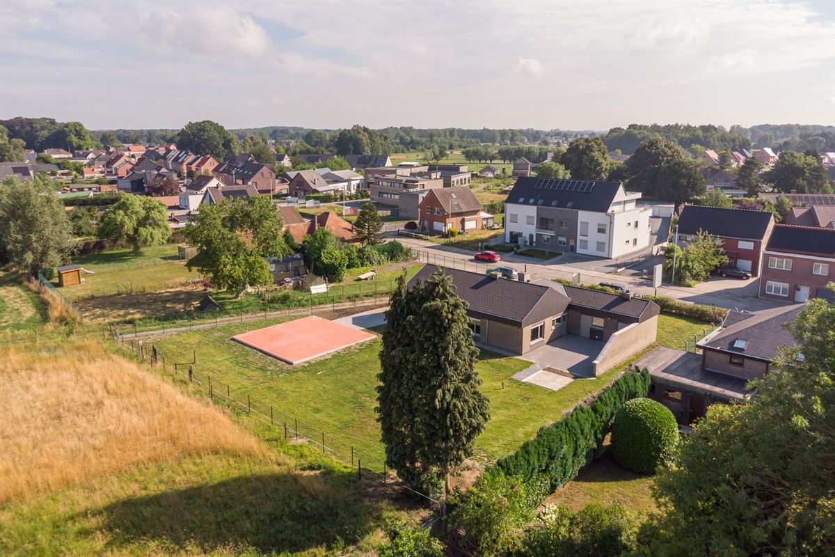 Bungalow op perceel van ca 1824m² in het groen