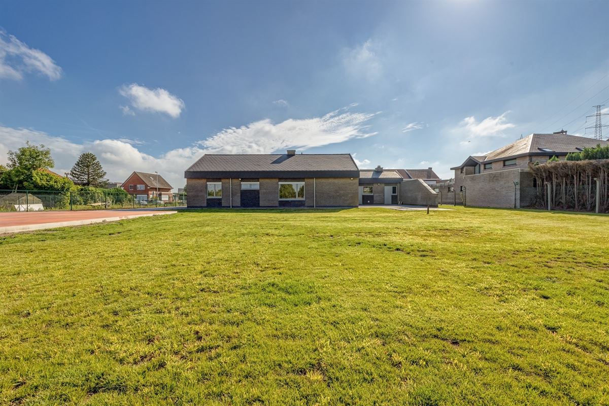 Bungalow op perceel van ca 1824m² in het groen