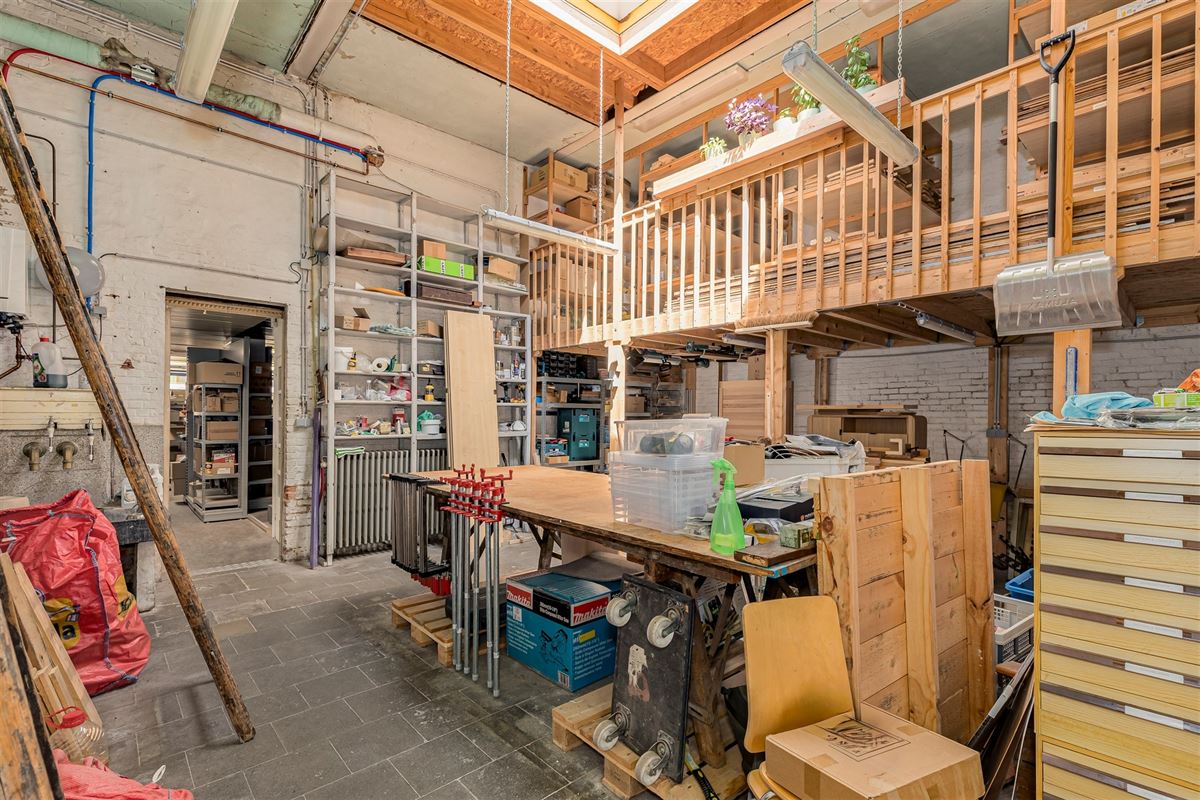 Uniek huis met winkel, atelier of bureel