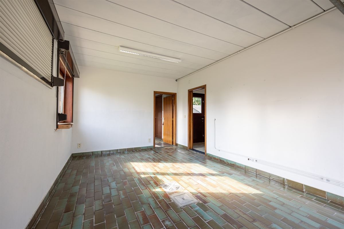 Bungalow op perceel van ca 1824m² in het groen
