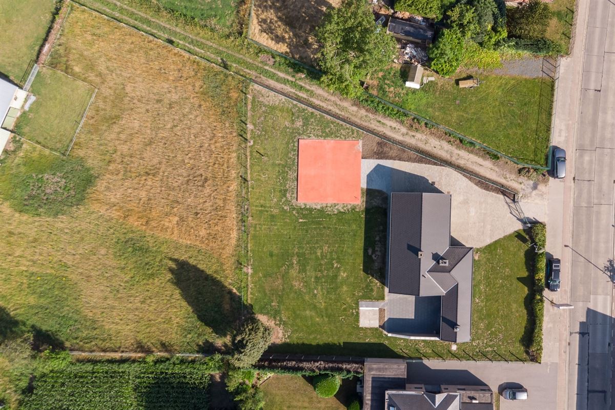 Bungalow op perceel van ca 1824m² in het groen