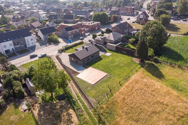 Bungalow op perceel van ca 1824m² in het groen