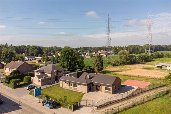 Bungalow op perceel van ca 1824m² in het groen