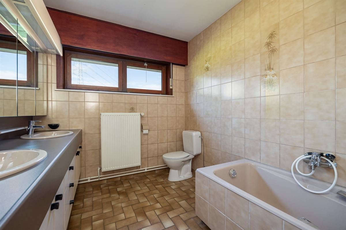 Bungalow op perceel van ca 1824m² in het groen