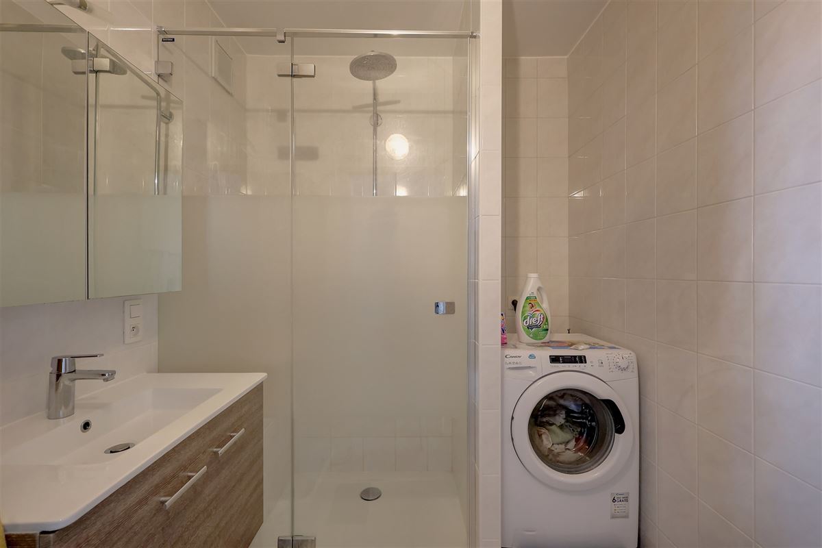 Gemeubeld appartement met 2 slaapkamers en garagebox in Wilrijk