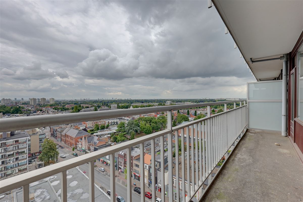 Gemeubeld appartement met 2 slaapkamers en garagebox in Wilrijk