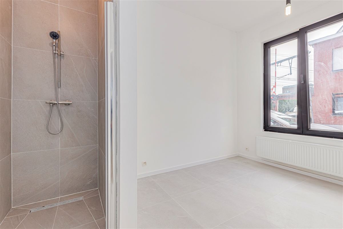 Gerenoveerd huis met 3 slpks en tuin te Hemiksem