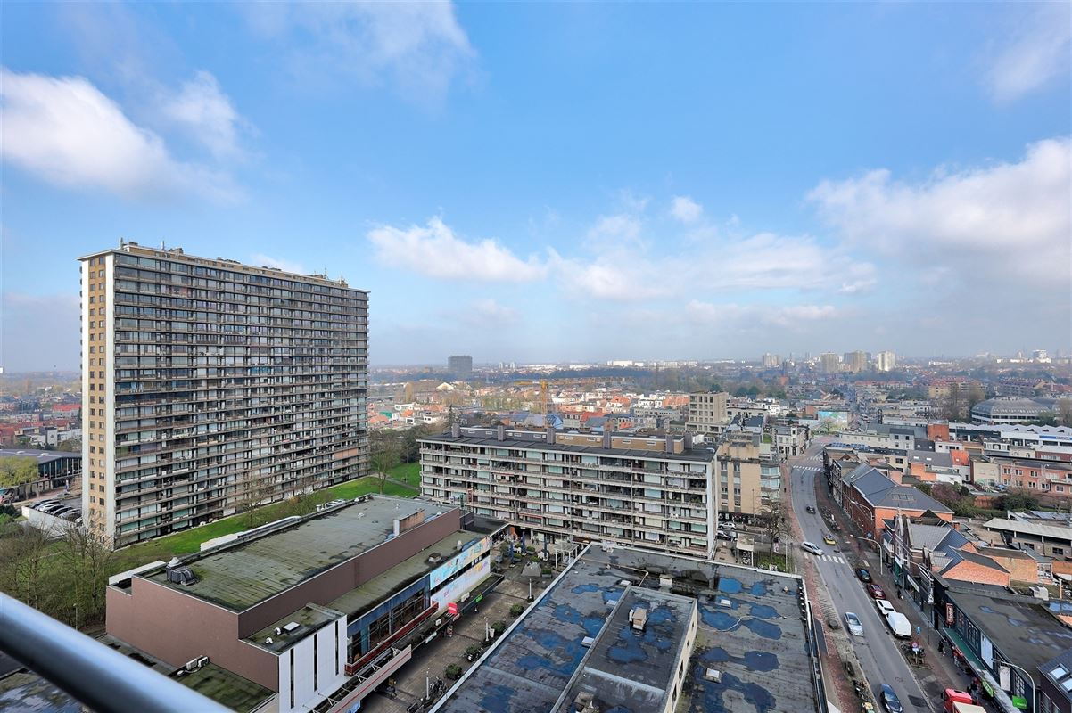 Gemeubeld appartement met 2 slaapkamers en garagebox in Wilrijk