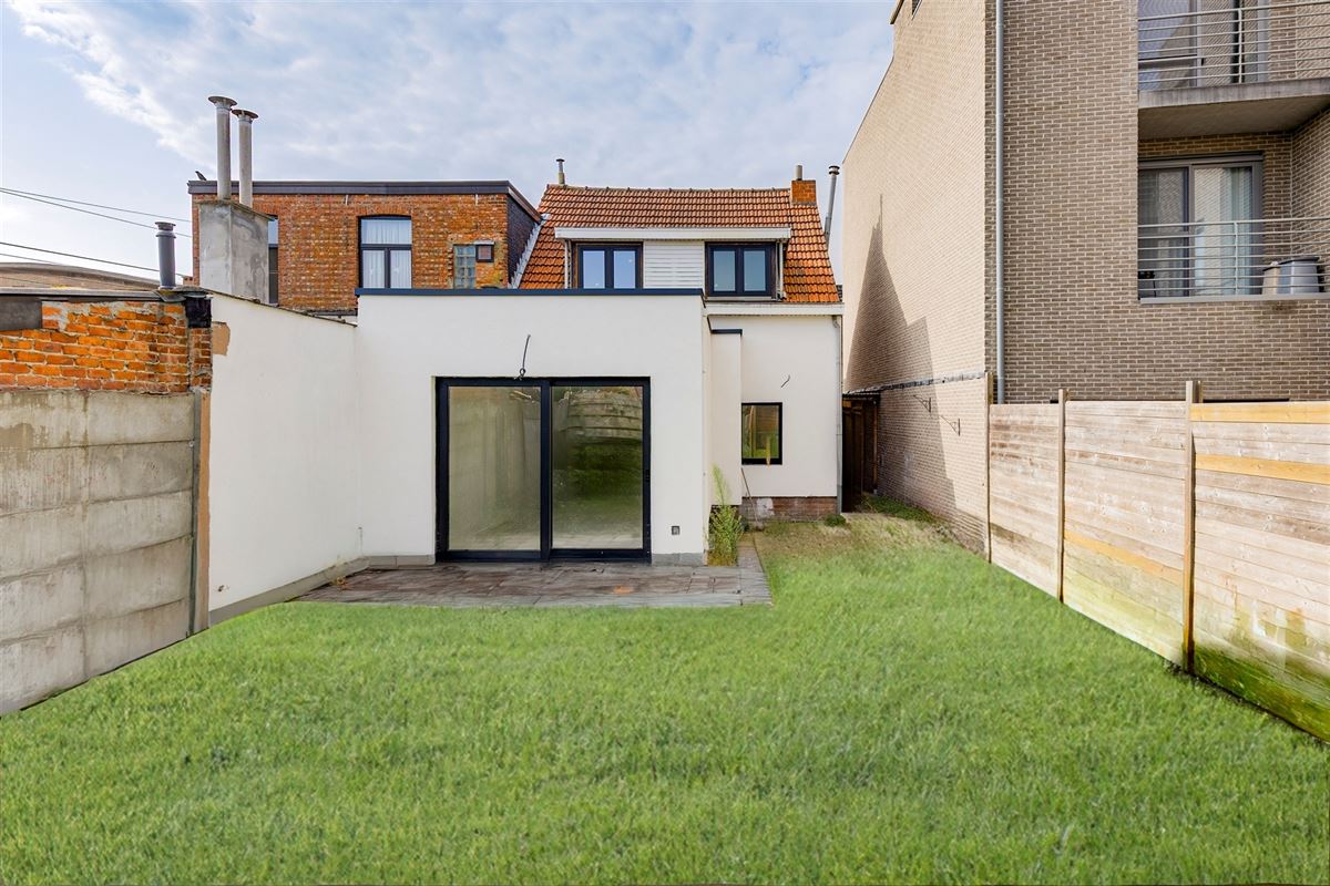 Gerenoveerd huis met 3 slpks en tuin te Hemiksem