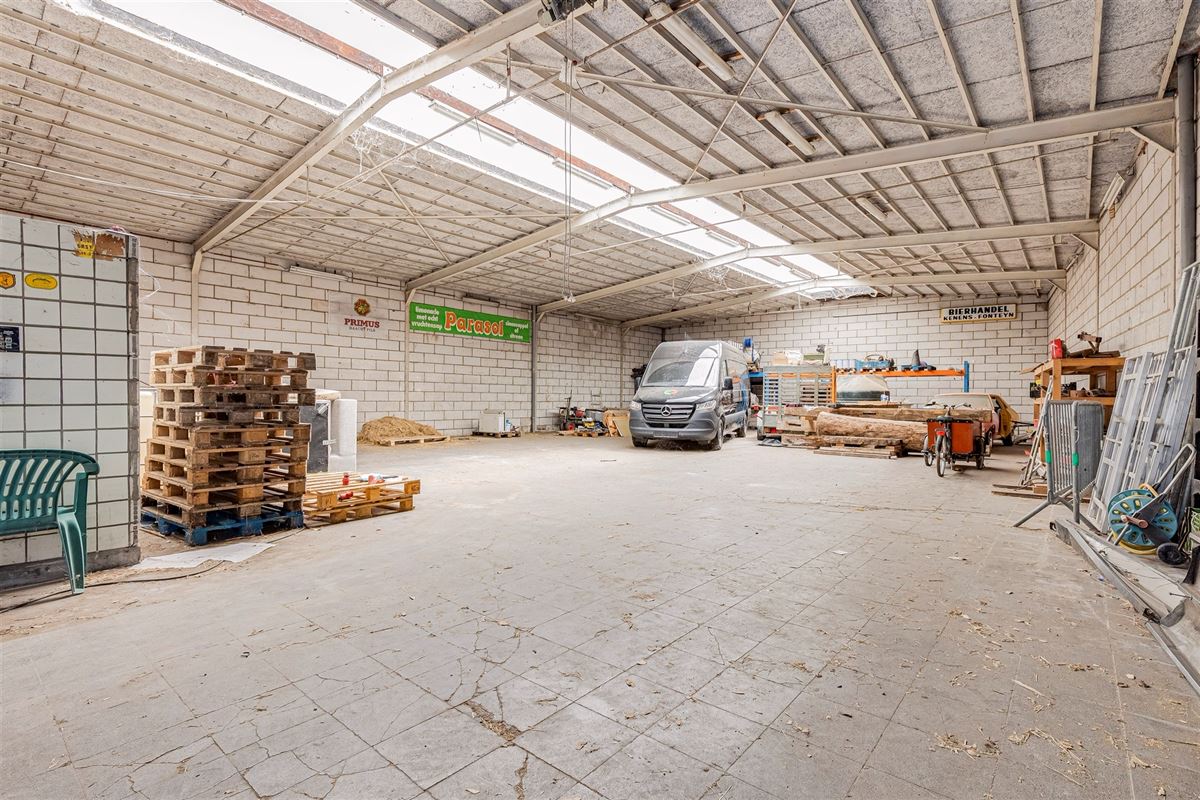 Te renoveren woning + magazijn / projectgrond in Vorst