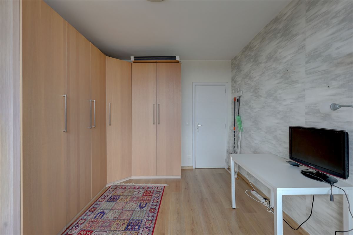 Gemeubeld appartement met 2 slaapkamers en garagebox in Wilrijk