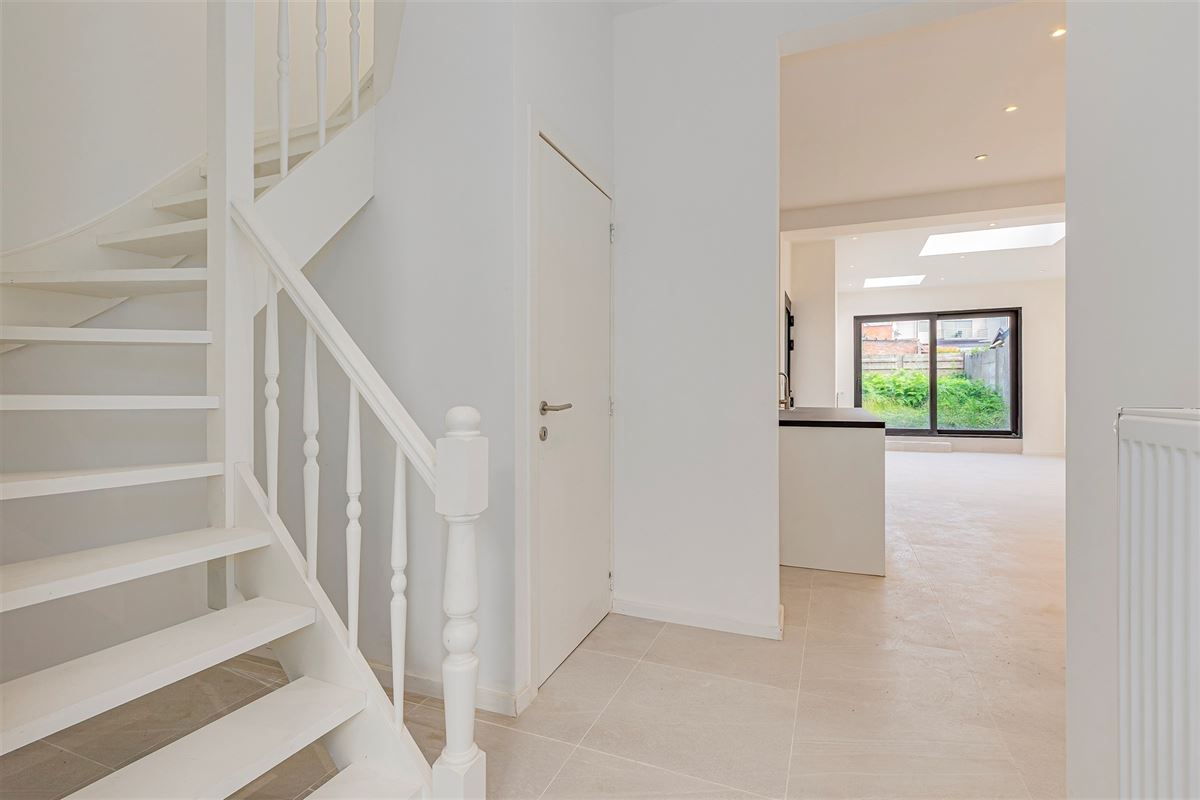 Gerenoveerd huis met 3 slpks en tuin te Hemiksem