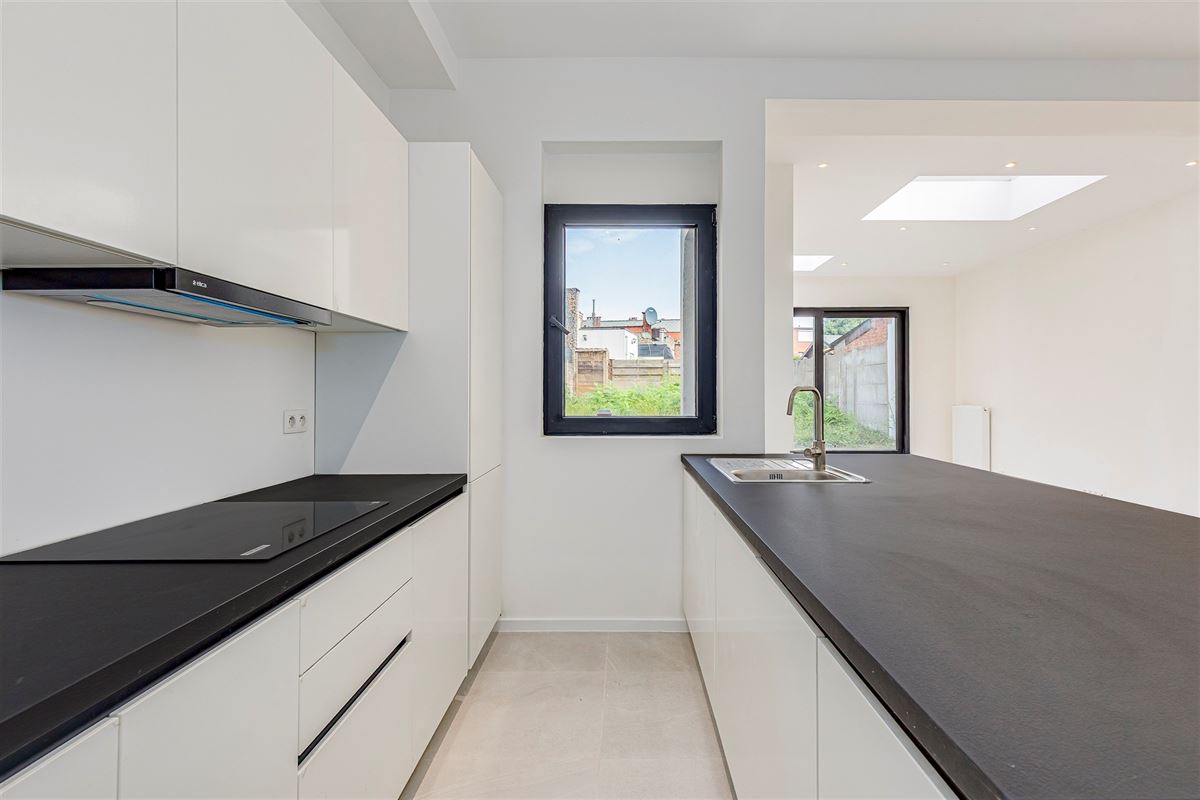 Gerenoveerd huis met 3 slpks en tuin te Hemiksem