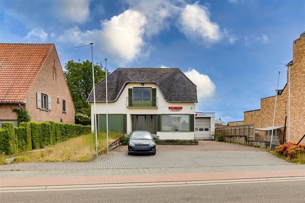 Te renoveren woning + magazijn / projectgrond in Vorst