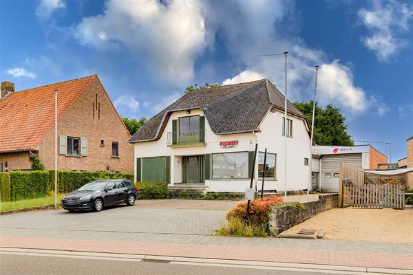 Te renoveren woning + magazijn / projectgrond in Vorst