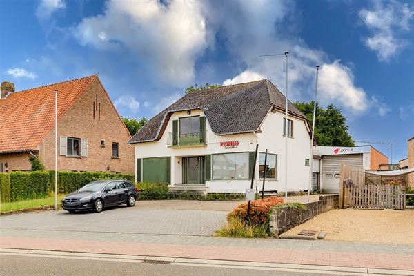 Te renoveren woning + magazijn / projectgrond in Vorst