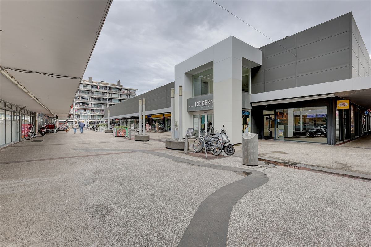Ruim handelspand op een commerciële locatie op de Bist in Wilrijk