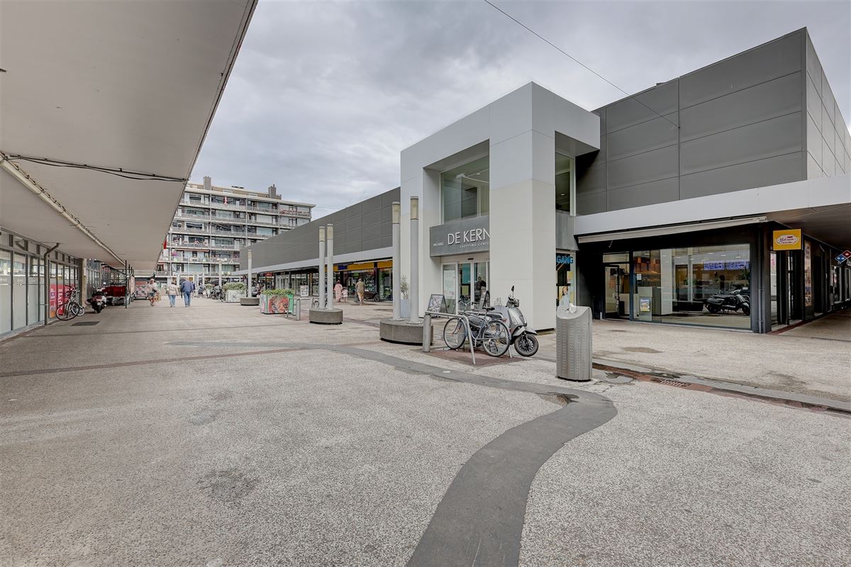 Ruim handelspand op een commerciële locatie op de Bist in Wilrijk