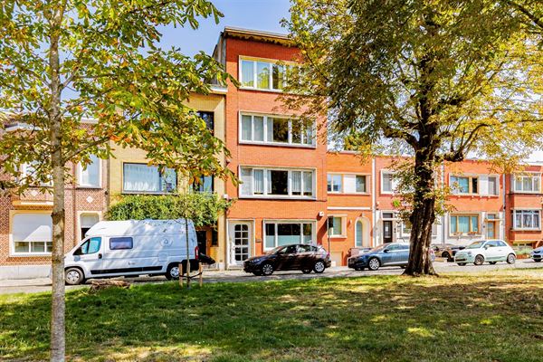 Ruim 3-slaapkamerappartement in topwijk te Berchem