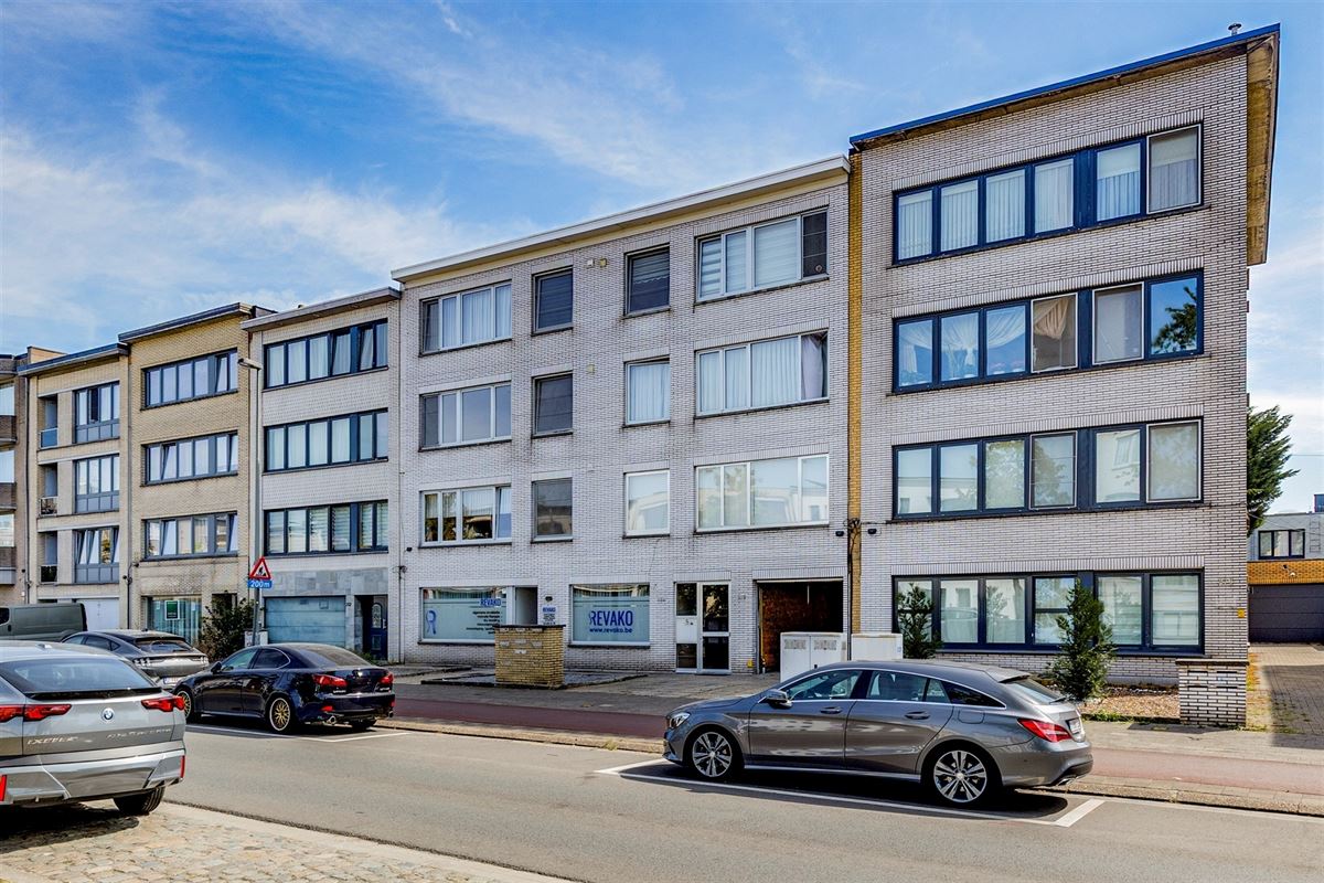 Ruim op te frissen 2 slk appartement met terras