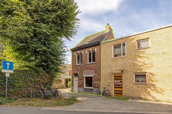 Te renoveren woning met opslagruimte in Mechelen