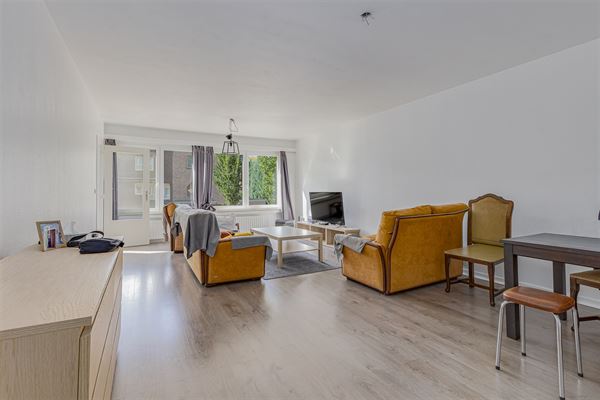 Ruim appartement met 2 slpk + terras te koop in Mortsel