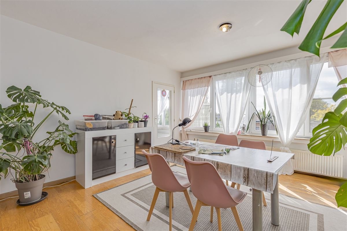 Ruim appartement met 2 slpk + terras te koop in Mortsel