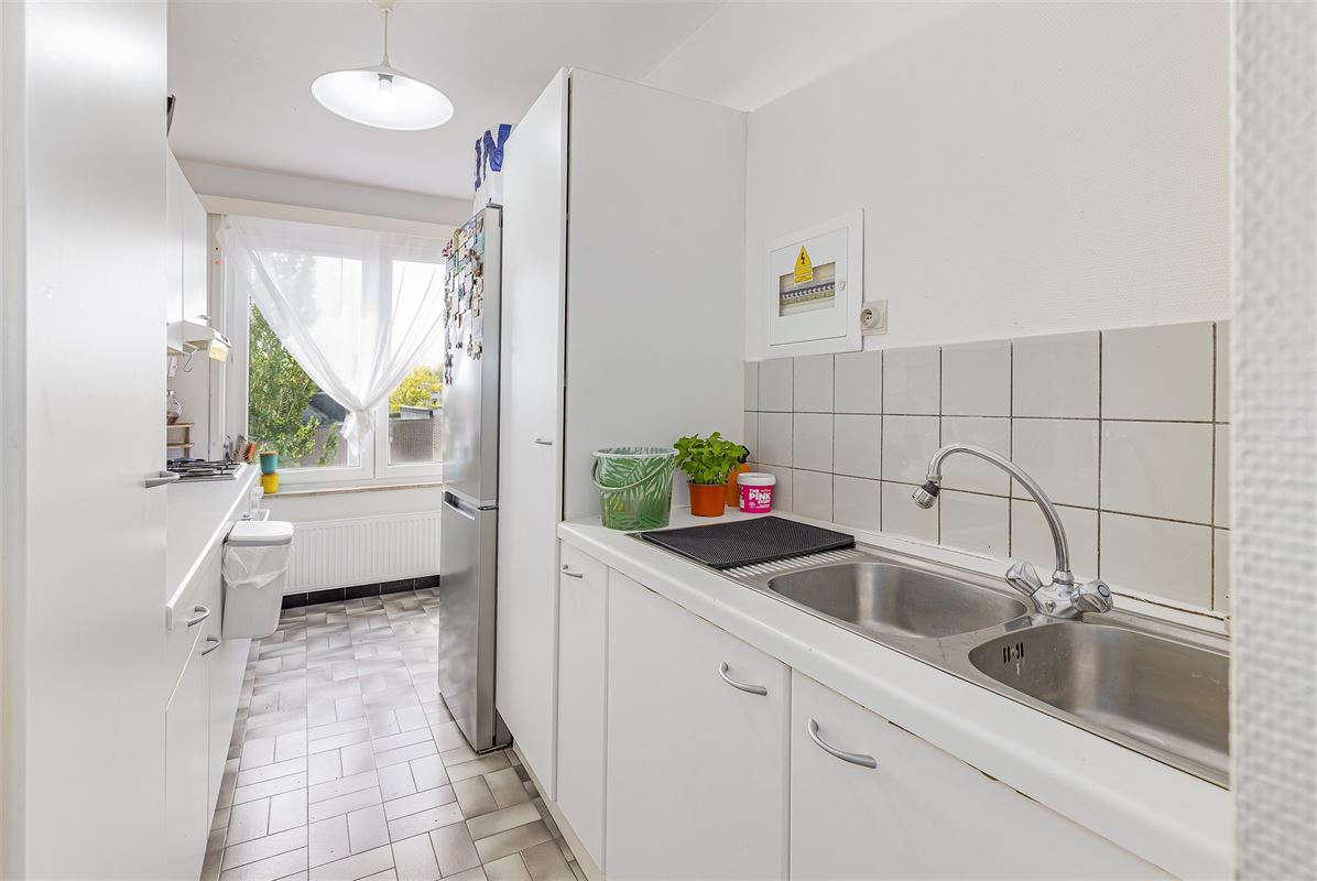 Ruim appartement met 2 slpk + terras te koop in Mortsel