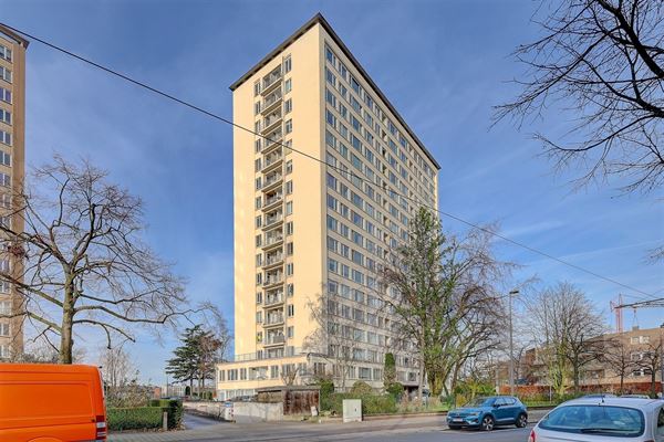 Appartement met 3 slaapkamers en terras grens Antwerpen Wilrijk
