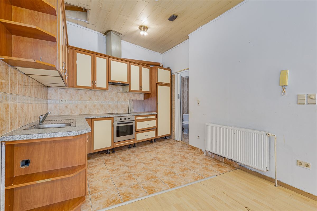Huis te koop ingedeeld in 3 studio's te 2060 Antwerpen