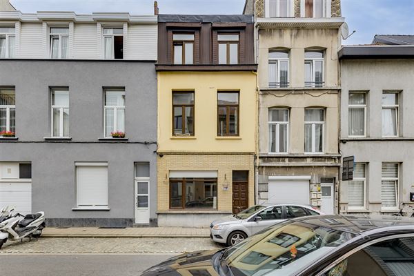 Huis te koop ingedeeld in 3 studio's te 2060 Antwerpen