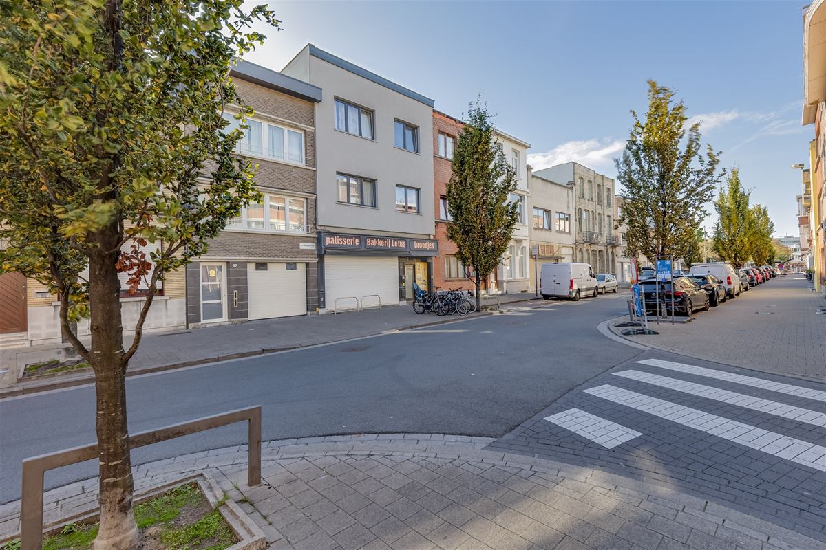 Handelsgelijkvloersca 180 m² met tuin van 70 m²