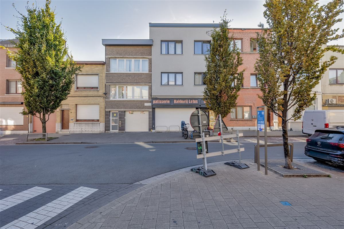 Handelsgelijkvloersca 180 m² met tuin van 70 m²