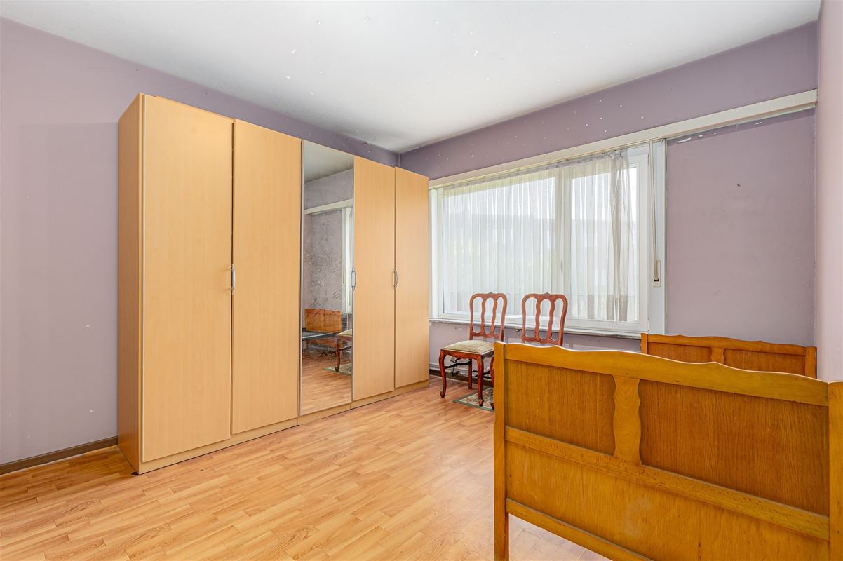 Te renoveren woning met 3 slpk, terras en ruime tuin in Wommelgem!