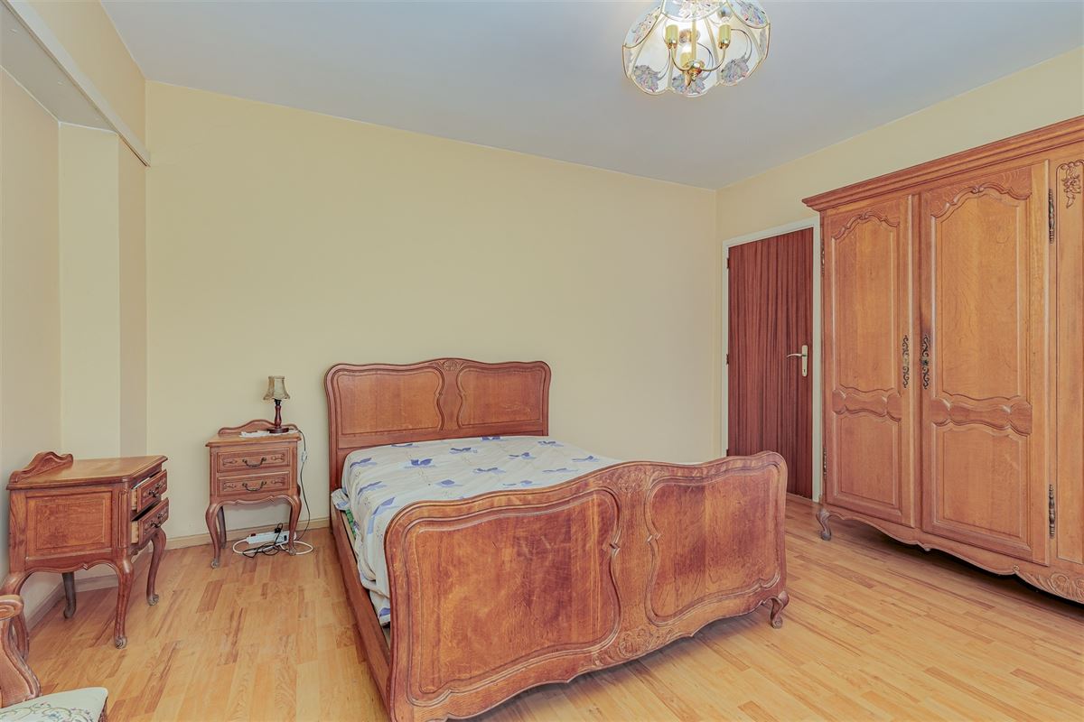 Te renoveren woning met 3 slpk, terras en ruime tuin in Wommelgem!