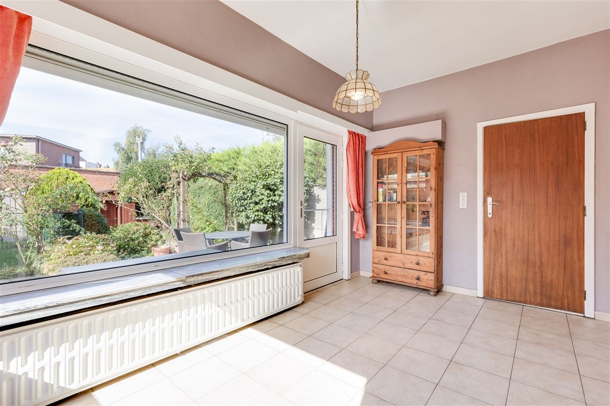 Te renoveren woning met 3 slpk, terras en ruime tuin in Wommelgem!