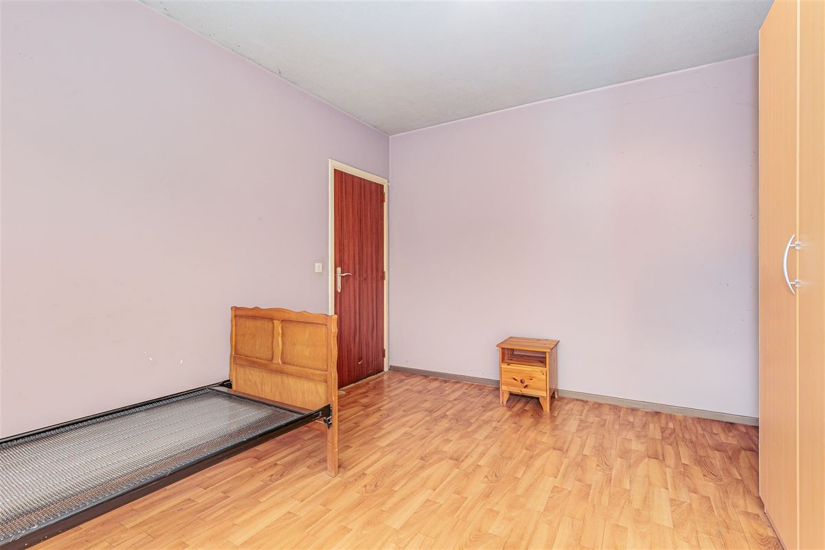 Te renoveren woning met 3 slpk, terras en ruime tuin in Wommelgem!