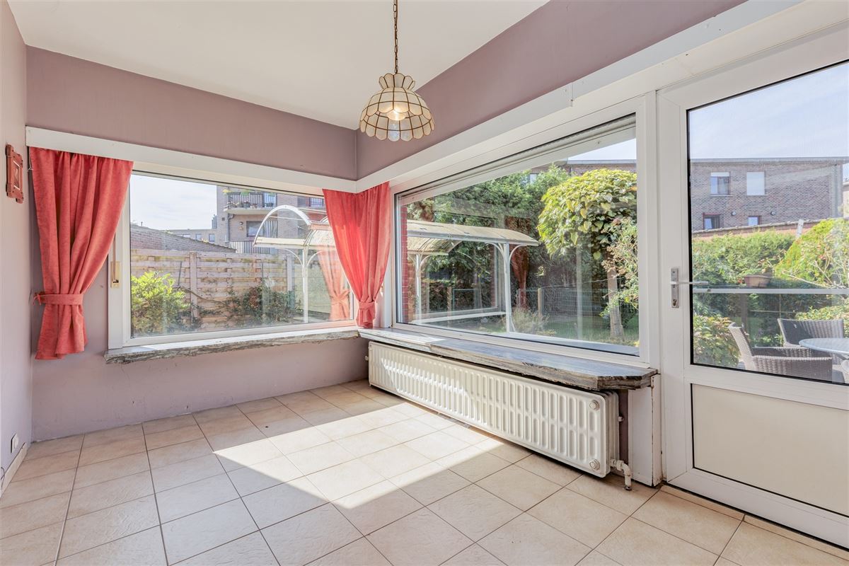 Te renoveren woning met 3 slpk, terras en ruime tuin in Wommelgem!