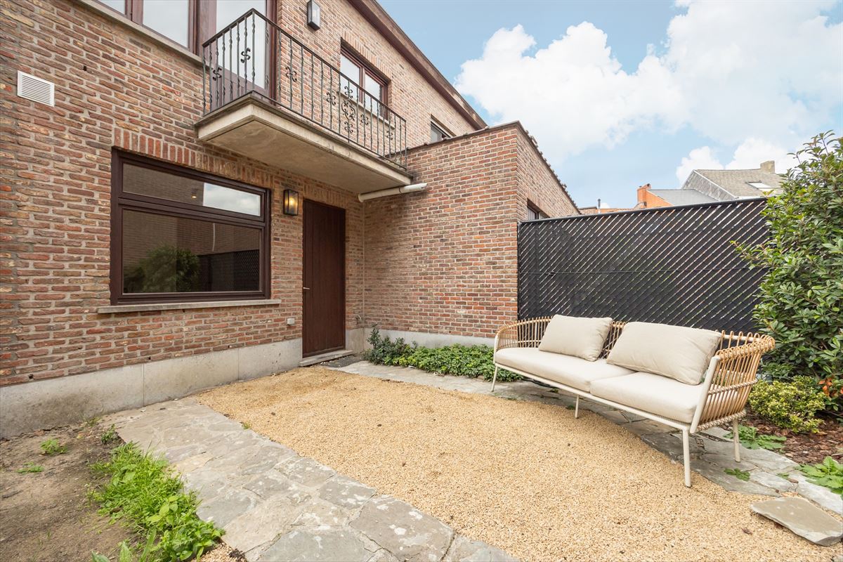 Gezinswoning woning met drie slaapkamers en tuin