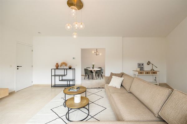 Gezinswoning woning met drie slaapkamers en tuin