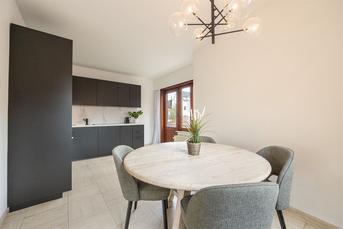 Gezinswoning woning met drie slaapkamers en tuin