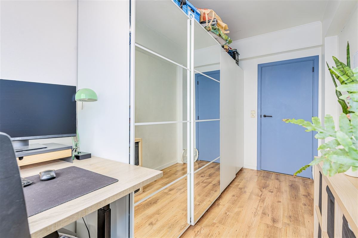 Instapklaar appt met zonovergoten living en 2 slk