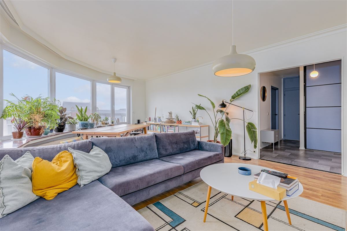 Instapklaar appt met zonovergoten living en 2 slk