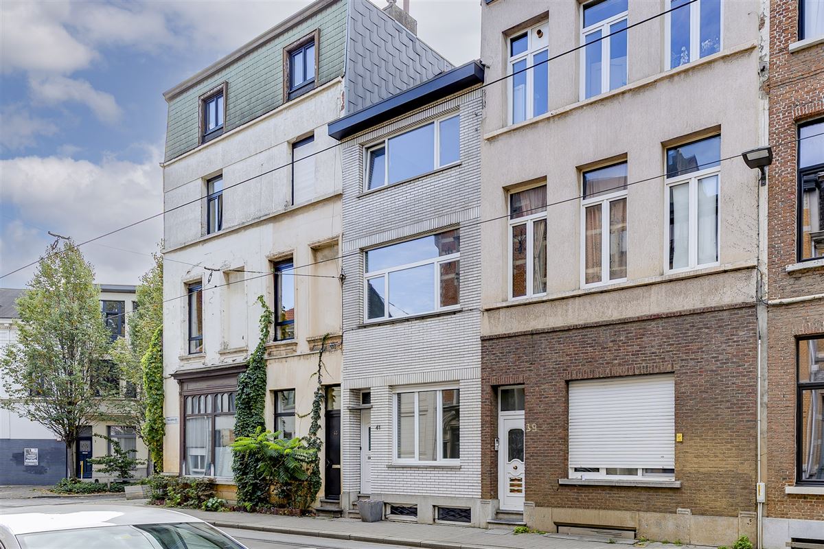 Charmante woning met enorm potentieel in hartje Berchem