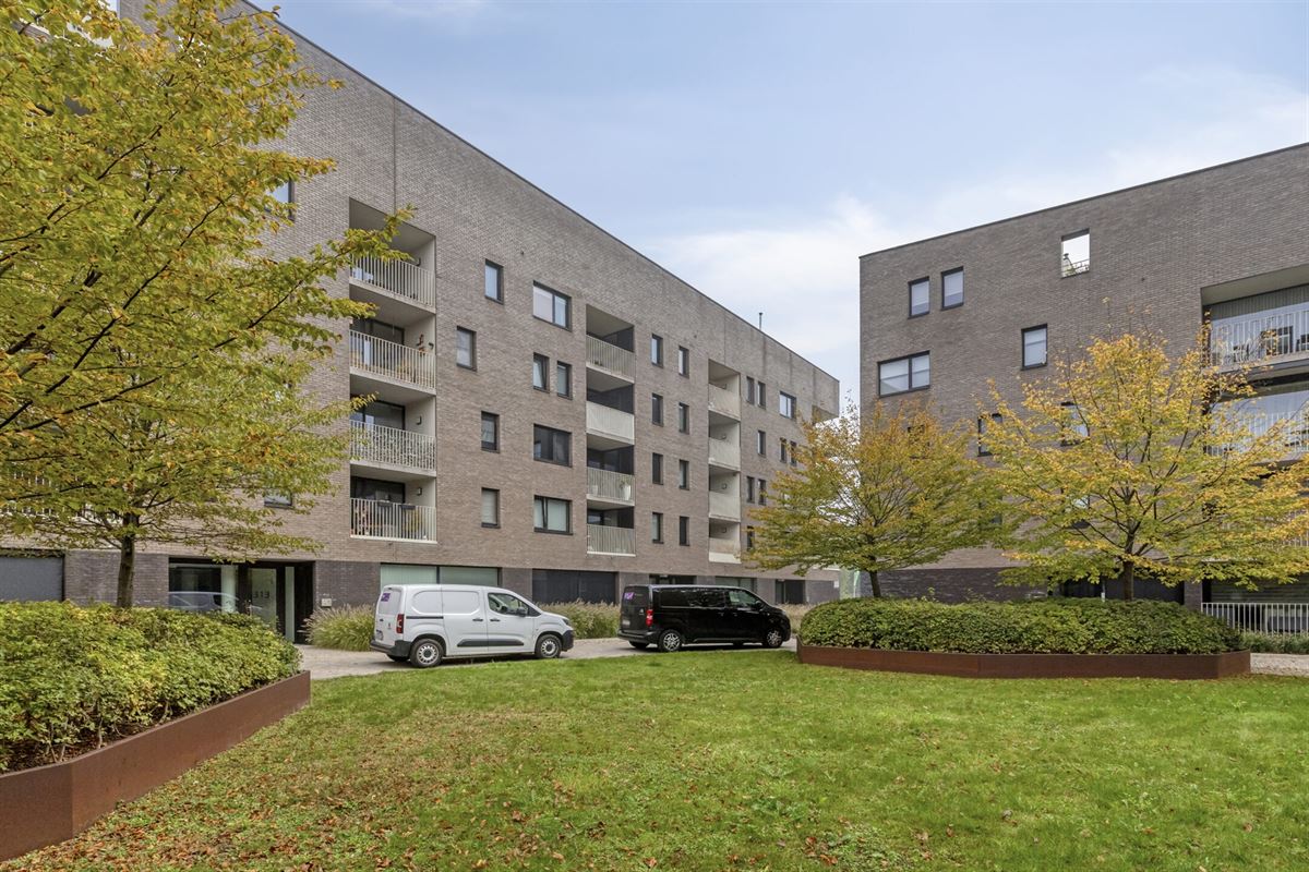 Instapklaar appartement met 2 terrassen