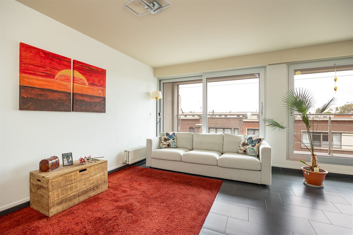 Lichtrijke duplex met 3 slaapkamers en 2 terrassen
